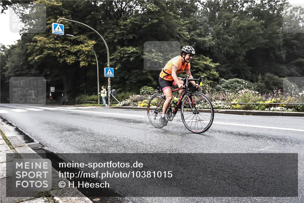 13.09.2026 - Stadtparktriathlon H.Heesch http://msf.ph/oto/10381015 13.09.2026 10:25:41 Radfahren 281, 395 meine-sportfotos.de