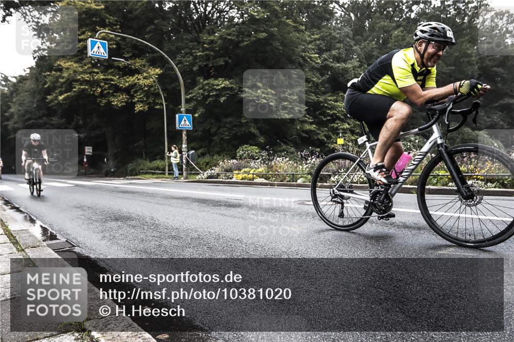 13.09.2026 - Stadtparktriathlon H.Heesch http://msf.ph/oto/10381020 13.09.2026 10:25:48 Radfahren 284, 316 meine-sportfotos.de