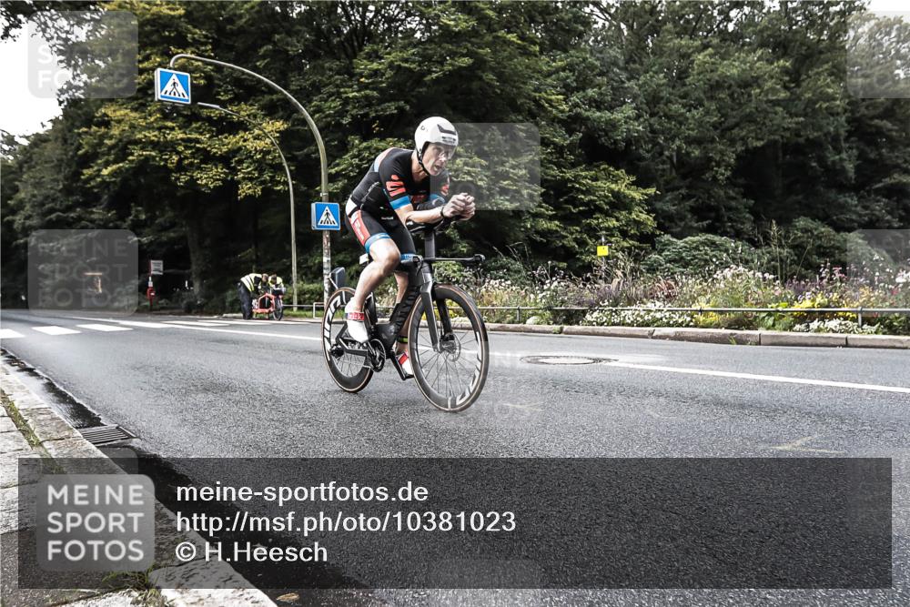 13.09.2026 - Stadtparktriathlon H.Heesch http://msf.ph/oto/10381023 13.09.2026 10:56:39 Radfahren 670, 679, 688 meine-sportfotos.de