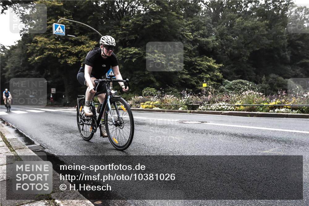 13.09.2026 - Stadtparktriathlon H.Heesch http://msf.ph/oto/10381026 13.09.2026 10:25:49 Radfahren 210, 284, 316, 466 meine-sportfotos.de