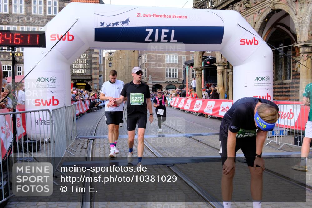 13.09.2026 - 21. swb-Marathon Bremen Tim E. http://msf.ph/oto/10381029 13.09.2026 13:17:00 Ziel 472, 675, 696, 734, 816, 827, 985, 2473, 2474, 2809, 3716, 3961, 4135, 4137, 4485, 5255, 5772, 6367, 6531, 6535, 7387, 7875 meine-sportfotos.de