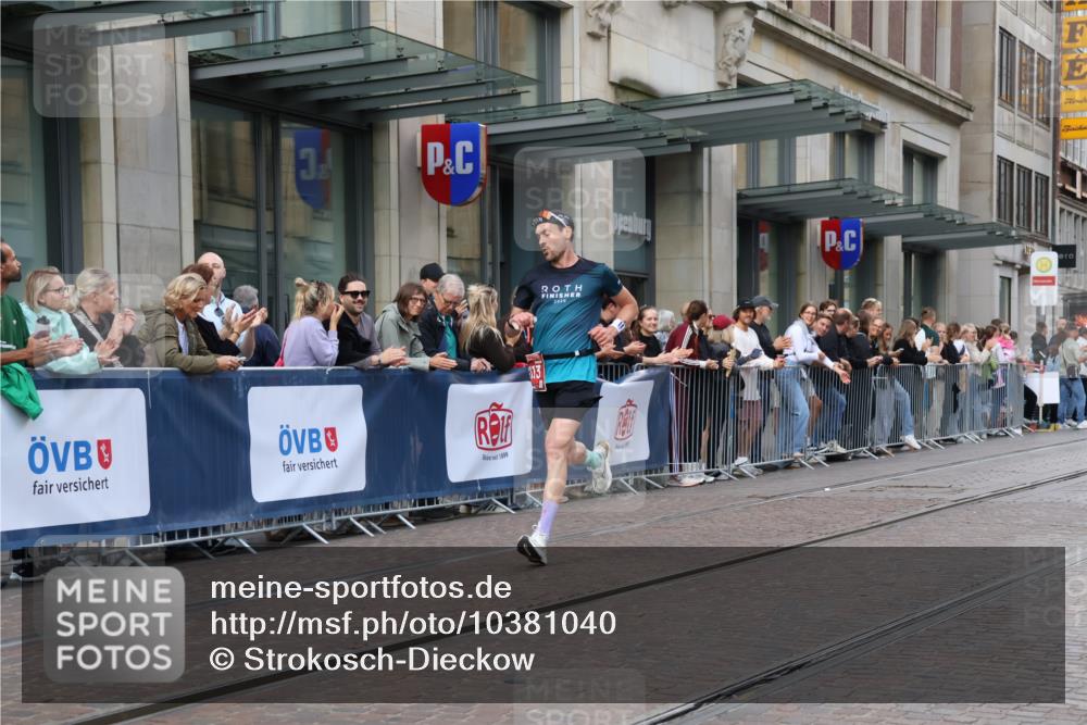 13.09.2026 - 21. swb-Marathon Bremen Strokosch-Dieckow http://msf.ph/oto/10381040 13.09.2026 12:44:21 Ziel 289, 6485, 798, 1313, 1490, 2044, 6507 meine-sportfotos.de