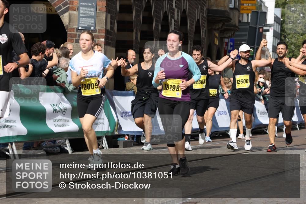 13.09.2026 - 21. swb-Marathon Bremen Strokosch-Dieckow http://msf.ph/oto/10381051 13.09.2026 11:04:54 Ziel 10160, 10245, 10481, 10711, 10755, 10877, 11114, 11248, 11364, 11366, 11410, 11592, 11705, 11761, 11991, 12009, 12929, 10370, 10465, 10718, 10741, 10800, 10850, 10975, 11105, 11281, 11584, 11722, 11900, 11939, 12002, 12064, 12099, 12235, 12335, 12522 meine-sportfotos.de