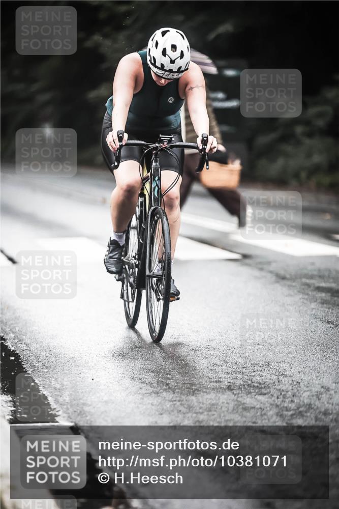 13.09.2026 - Stadtparktriathlon H.Heesch http://msf.ph/oto/10381071 13.09.2026 12:26:36 Radfahren 972, 980, 1067, 1083, 1159, 1167 meine-sportfotos.de