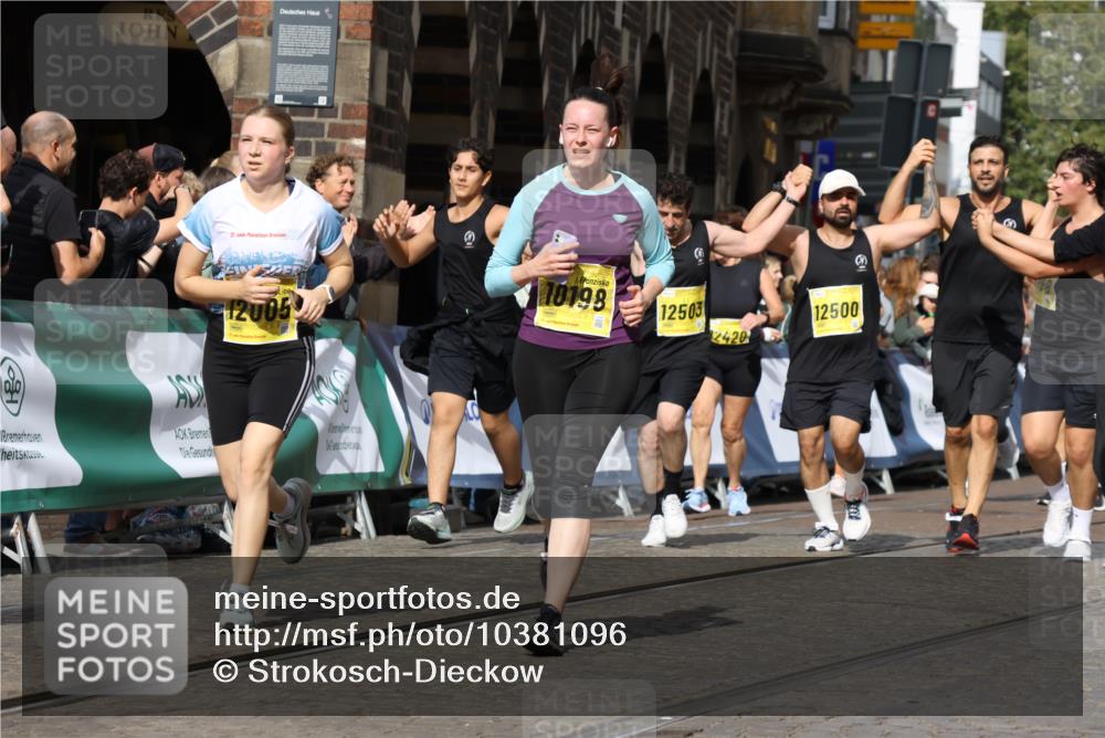 13.09.2026 - 21. swb-Marathon Bremen Strokosch-Dieckow http://msf.ph/oto/10381096 13.09.2026 11:04:55 Ziel 10160, 10481, 10711, 10755, 10877, 11114, 11248, 11364, 11366, 11410, 11592, 11705, 11761, 11991, 12009, 12929, 10370, 10465, 10718, 10741, 10800, 10850, 10975, 11105, 11281, 11584, 11722, 11900, 11939, 12002, 12064, 12099, 12235, 12335, 12522 meine-sportfotos.de