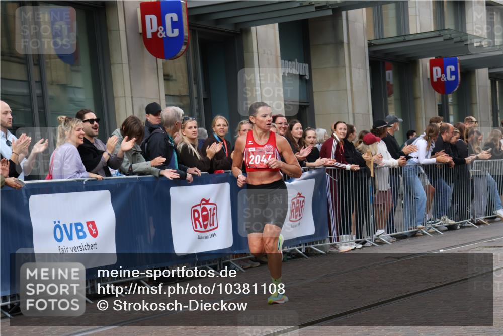 13.09.2026 - 21. swb-Marathon Bremen Strokosch-Dieckow http://msf.ph/oto/10381108 13.09.2026 12:44:29 Ziel 289, 4474, 6485, 8285, 2044, 6507 meine-sportfotos.de