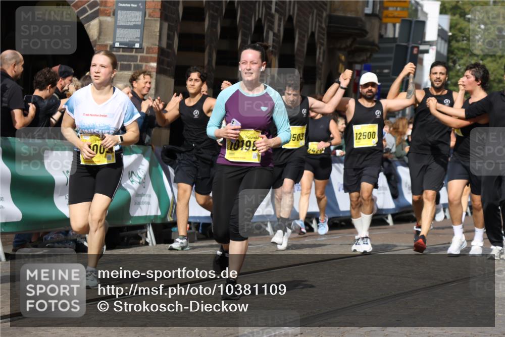 13.09.2026 - 21. swb-Marathon Bremen Strokosch-Dieckow http://msf.ph/oto/10381109 13.09.2026 11:04:55 Ziel 10160, 10481, 10711, 10755, 10877, 11114, 11248, 11364, 11366, 11410, 11592, 11705, 11761, 11991, 12009, 12929, 10370, 10465, 10718, 10741, 10800, 10850, 10975, 11105, 11281, 11584, 11722, 11900, 11939, 12002, 12064, 12099, 12235, 12335, 12522 meine-sportfotos.de