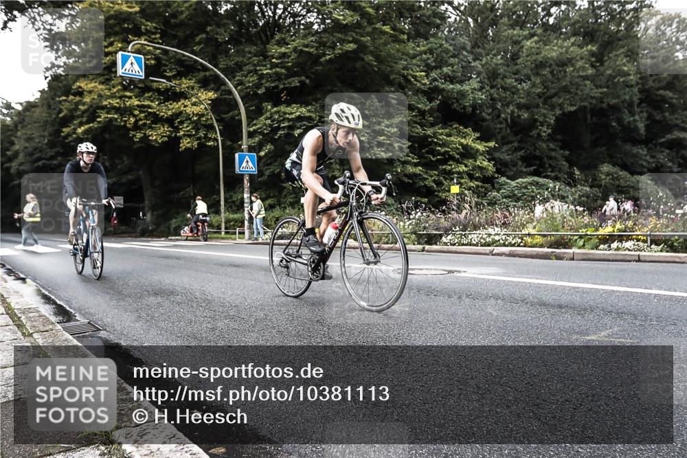13.09.2026 - Stadtparktriathlon H.Heesch http://msf.ph/oto/10381113 13.09.2026 10:57:39 Radfahren 400, 512, 560, 619 meine-sportfotos.de