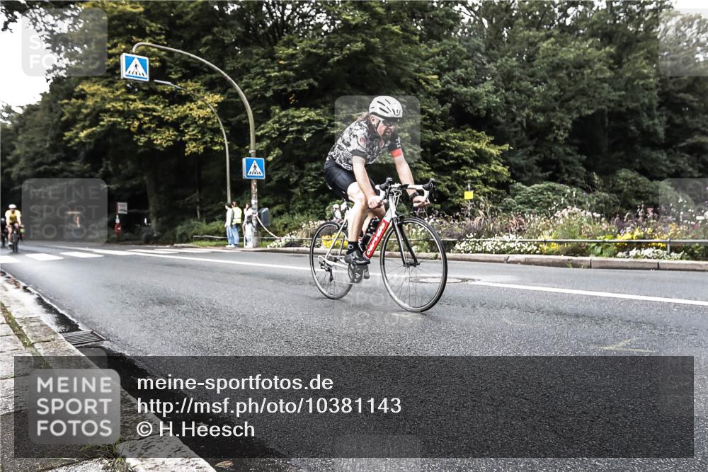13.09.2026 - Stadtparktriathlon H.Heesch http://msf.ph/oto/10381143 13.09.2026 10:57:57 Radfahren 508, 597, 702 meine-sportfotos.de
