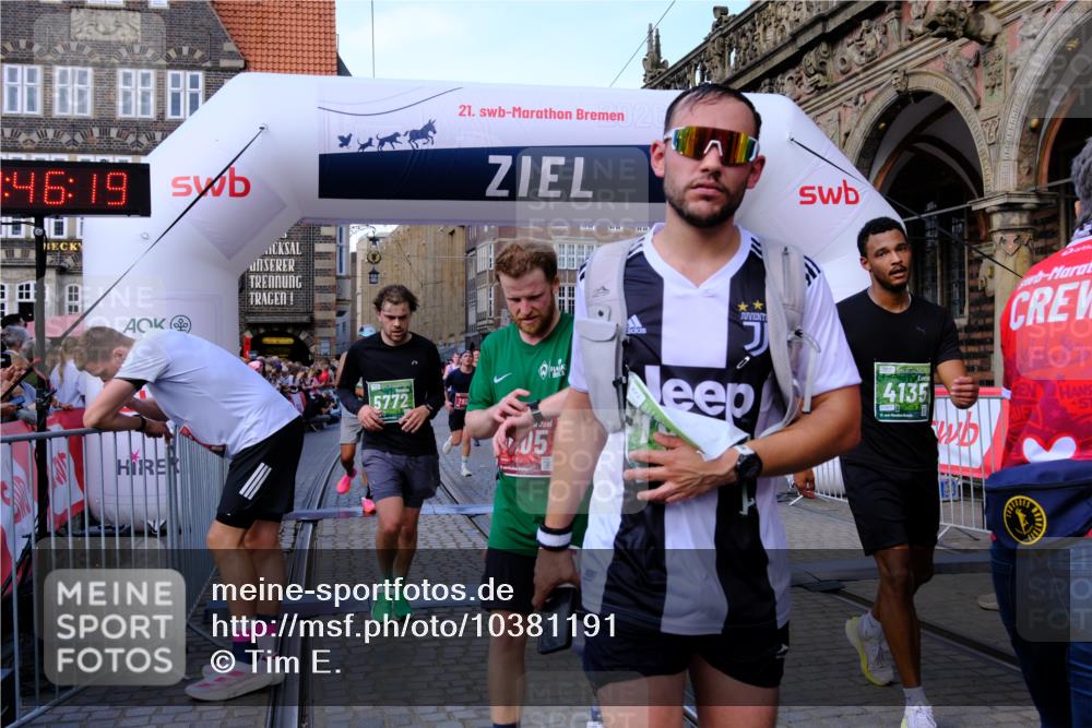 13.09.2026 - 21. swb-Marathon Bremen Tim E. http://msf.ph/oto/10381191 13.09.2026 13:17:08 Ziel 385, 472, 675, 696, 734, 827, 985, 1970, 2319, 2473, 2474, 2809, 3706, 3716, 3961, 4135, 4137, 4485, 5772, 6049, 6531, 6535, 6704, 6819, 7297, 7387, 7875 meine-sportfotos.de