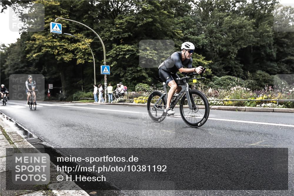 13.09.2026 - Stadtparktriathlon H.Heesch http://msf.ph/oto/10381192 13.09.2026 10:58:29 Radfahren 386, 422, 639, 686 meine-sportfotos.de