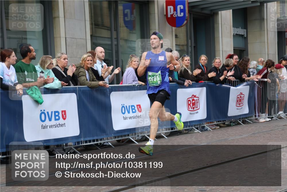 13.09.2026 - 21. swb-Marathon Bremen Strokosch-Dieckow http://msf.ph/oto/10381199 13.09.2026 12:44:36 Ziel 289, 322, 814, 1187, 1840, 4474, 6485, 8285, 2044, 6507 meine-sportfotos.de