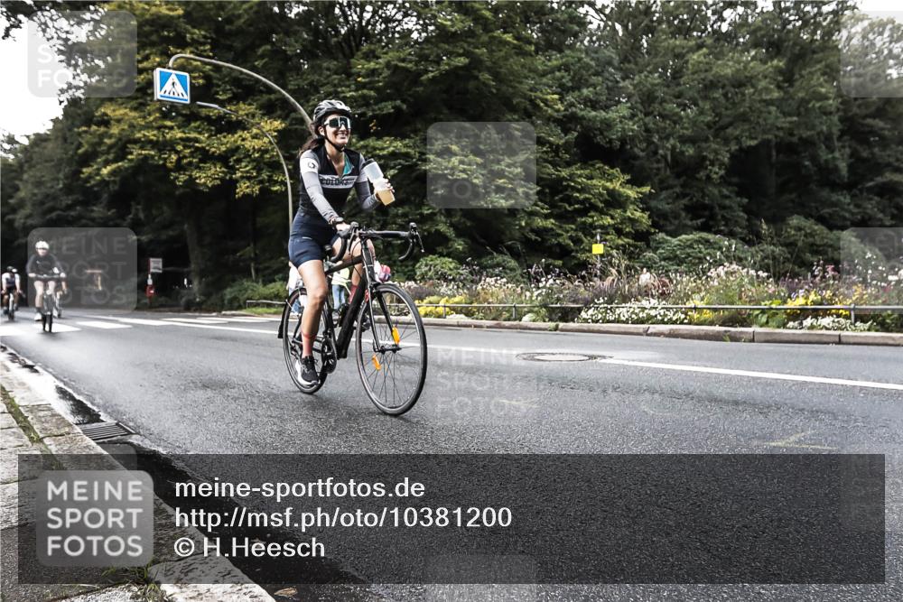 13.09.2026 - Stadtparktriathlon H.Heesch http://msf.ph/oto/10381200 13.09.2026 10:58:30 Radfahren 386, 422, 430, 603, 633, 686 meine-sportfotos.de
