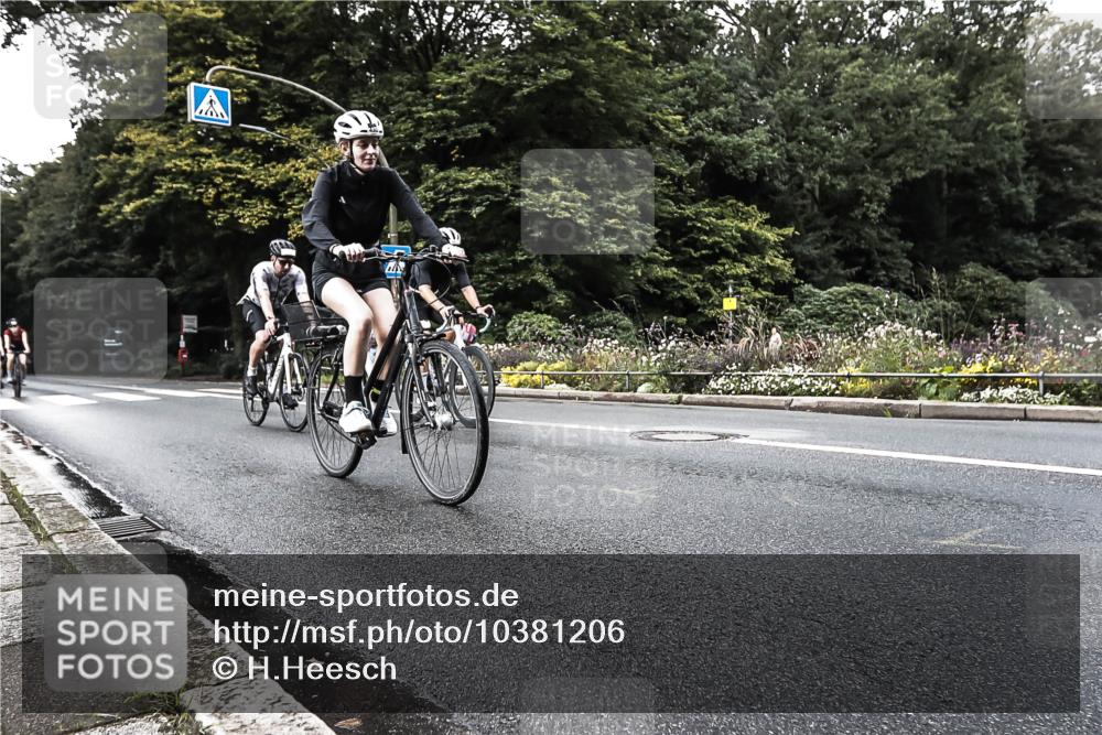 13.09.2026 - Stadtparktriathlon H.Heesch http://msf.ph/oto/10381206 13.09.2026 10:58:32 Radfahren 386, 430, 461, 603, 633, 686 meine-sportfotos.de