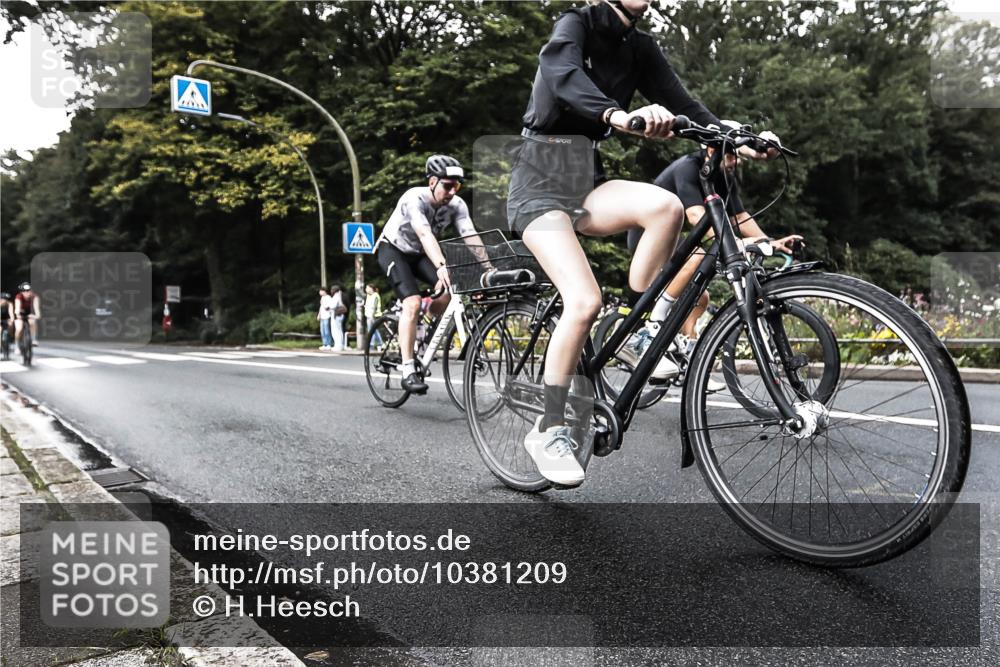 13.09.2026 - Stadtparktriathlon H.Heesch http://msf.ph/oto/10381209 13.09.2026 10:58:33 Radfahren 363, 386, 430, 461, 602, 603, 633 meine-sportfotos.de