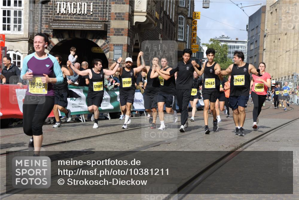 13.09.2026 - 21. swb-Marathon Bremen Strokosch-Dieckow http://msf.ph/oto/10381211 13.09.2026 11:04:57 Ziel 10160, 10198, 10283, 10481, 10711, 10755, 10877, 10940, 11114, 11364, 11366, 11592, 11705, 11761, 11991, 12005, 10370, 10465, 10718, 10800, 10850, 10975, 11102, 11105, 11157, 11218, 11281, 11584, 11616, 11722, 11900, 12002, 12064, 12099, 12335, 12522 meine-sportfotos.de