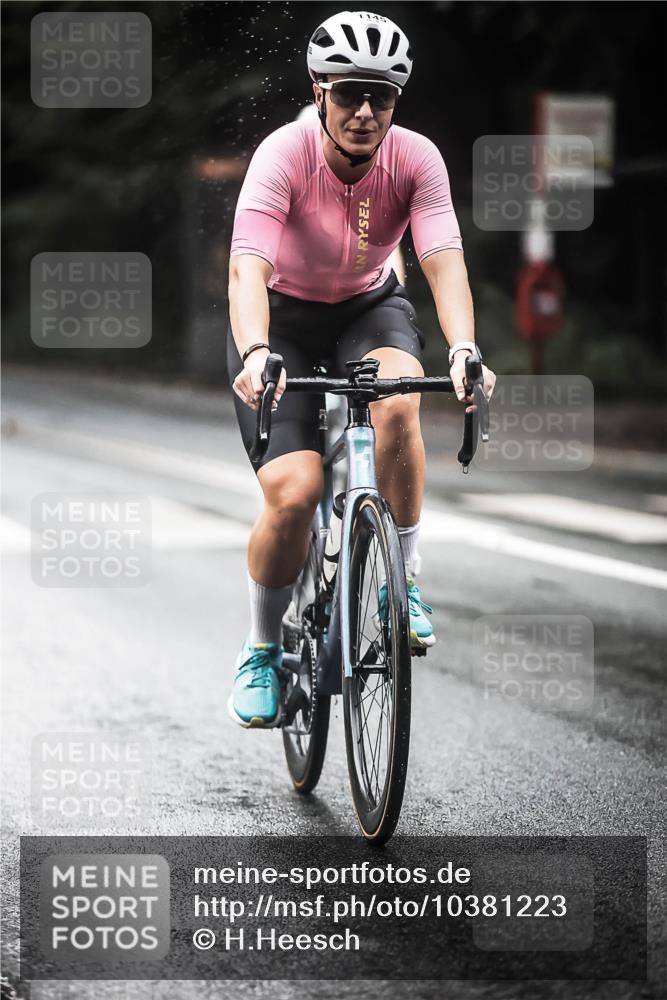 13.09.2026 - Stadtparktriathlon H.Heesch http://msf.ph/oto/10381223 13.09.2026 12:26:53 Radfahren 955, 970, 1024, 1106, 1144, 1145 meine-sportfotos.de