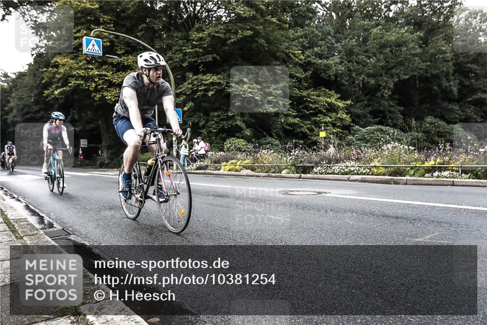 13.09.2026 - Stadtparktriathlon H.Heesch http://msf.ph/oto/10381254 13.09.2026 10:58:40 Radfahren 442, 450, 502, 573, 621, 632, 634, 668, 687 meine-sportfotos.de