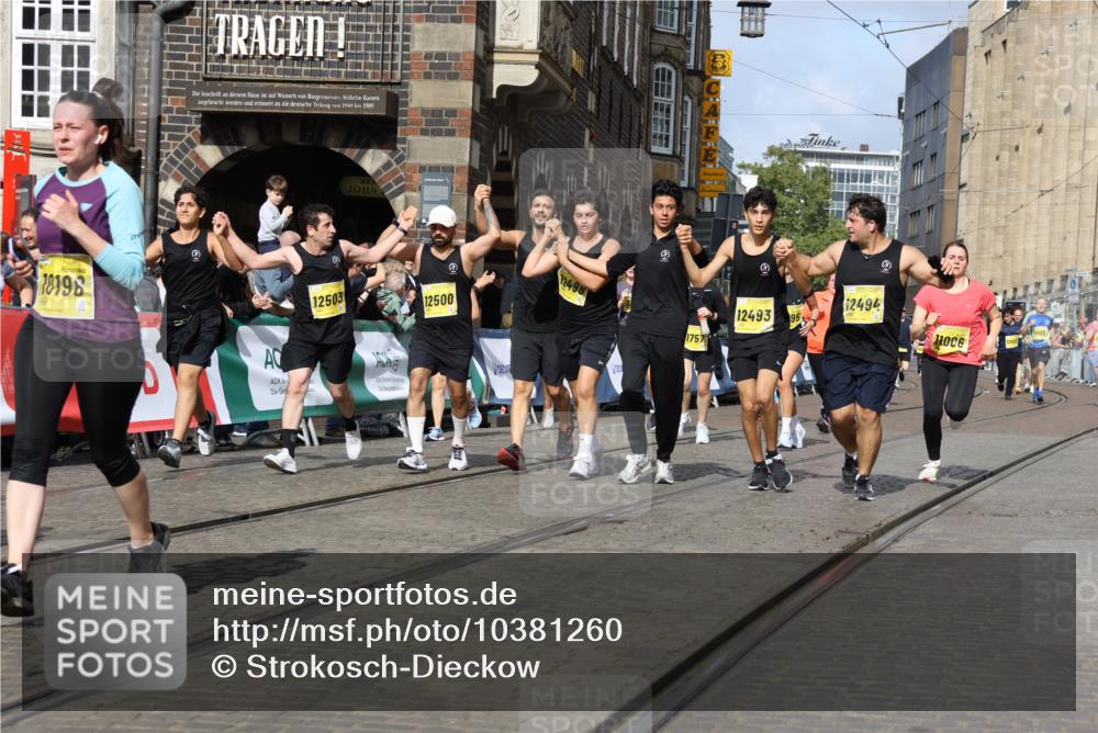 13.09.2026 - 21. swb-Marathon Bremen Strokosch-Dieckow http://msf.ph/oto/10381260 13.09.2026 11:04:57 Ziel 10160, 10198, 10283, 10481, 10711, 10755, 10877, 10940, 11114, 11364, 11366, 11592, 11705, 11761, 11991, 12005, 10370, 10465, 10718, 10800, 10850, 10975, 11102, 11105, 11157, 11218, 11281, 11584, 11616, 11722, 11900, 12002, 12064, 12099, 12335, 12522 meine-sportfotos.de