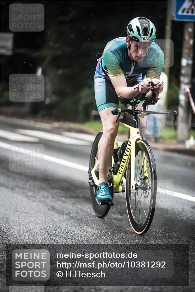 13.09.2026 - Stadtparktriathlon H.Heesch http://msf.ph/oto/10381292 13.09.2026 12:27:09 Radfahren 1028, 1132, 1177, 1187 meine-sportfotos.de