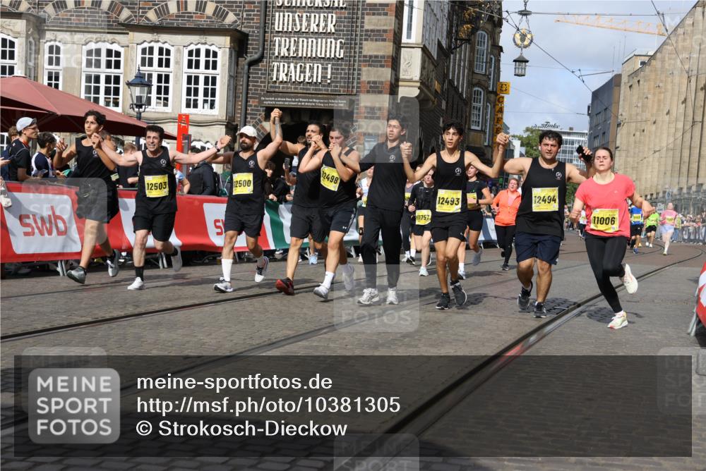 13.09.2026 - 21. swb-Marathon Bremen Strokosch-Dieckow http://msf.ph/oto/10381305 13.09.2026 11:04:59 Ziel 10160, 10198, 10283, 10481, 10711, 10877, 10940, 11006, 11114, 11364, 11366, 11592, 11705, 11761, 11991, 12005, 12493, 12495, 12498, 12500, 12502, 12563, 10370, 10465, 10576, 10718, 10800, 10850, 10975, 10995, 11102, 11105, 11157, 11218, 11281, 11326, 11584, 11616, 11722, 11900, 12002, 12011, 12064, 12079, 12080, 12099, 12335 meine-sportfotos.de