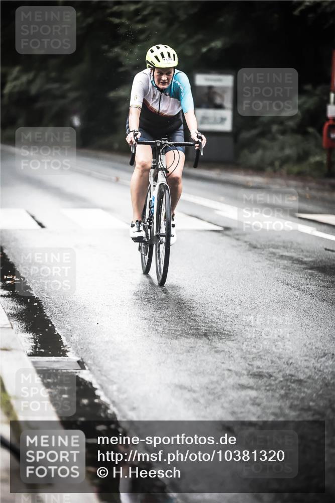 13.09.2026 - Stadtparktriathlon H.Heesch http://msf.ph/oto/10381320 13.09.2026 12:27:11 Radfahren 1028, 1132, 1177, 1187 meine-sportfotos.de