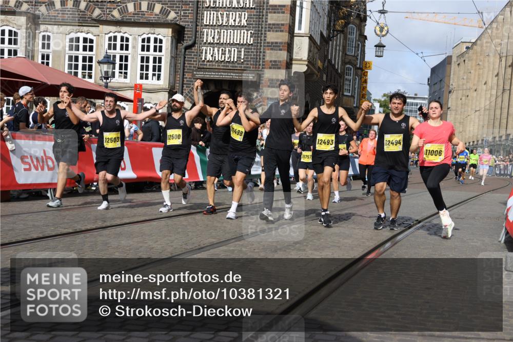 13.09.2026 - 21. swb-Marathon Bremen Strokosch-Dieckow http://msf.ph/oto/10381321 13.09.2026 11:04:59 Ziel 10160, 10198, 10283, 10481, 10711, 10877, 10940, 11006, 11114, 11364, 11366, 11592, 11705, 11761, 11991, 12005, 12493, 12495, 12498, 12500, 12502, 12563, 10370, 10465, 10576, 10718, 10800, 10850, 10975, 10995, 11102, 11105, 11157, 11218, 11281, 11326, 11584, 11616, 11722, 11900, 12002, 12011, 12064, 12079, 12080, 12099, 12335 meine-sportfotos.de