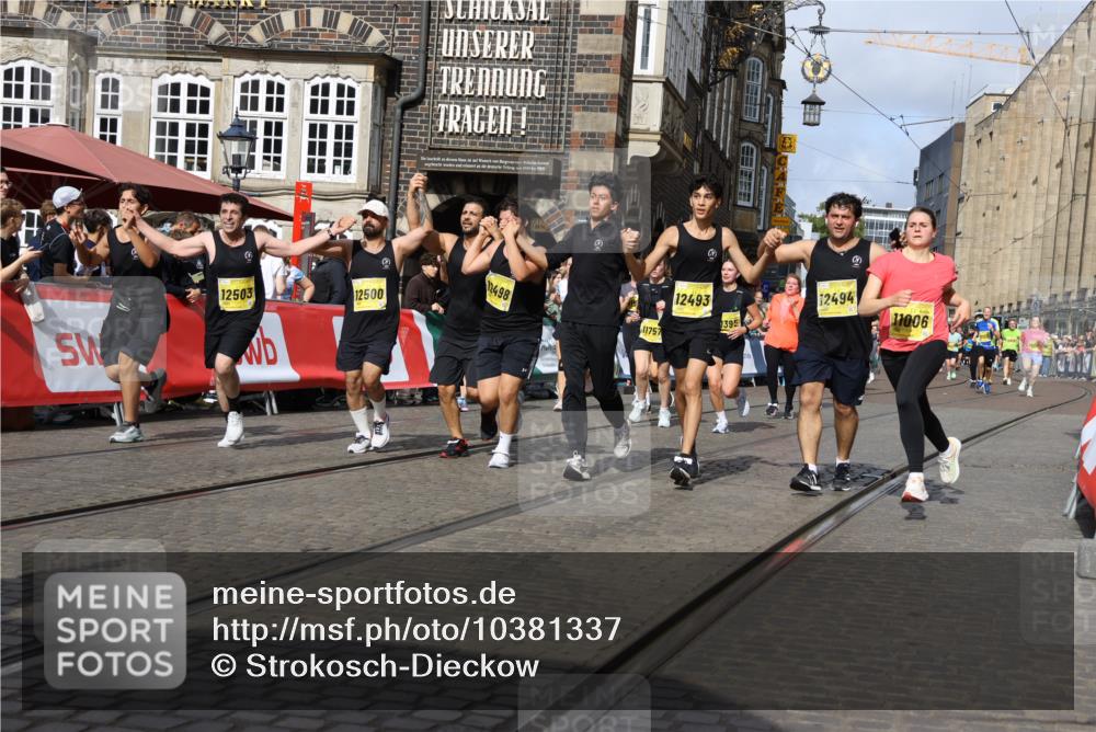 13.09.2026 - 21. swb-Marathon Bremen Strokosch-Dieckow http://msf.ph/oto/10381337 13.09.2026 11:04:59 Ziel 10160, 10198, 10283, 10481, 10711, 10877, 10940, 11006, 11114, 11364, 11366, 11592, 11705, 11761, 11991, 12005, 12493, 12495, 12498, 12500, 12502, 12563, 10370, 10465, 10576, 10718, 10800, 10850, 10975, 10995, 11102, 11105, 11157, 11218, 11281, 11326, 11584, 11616, 11722, 11900, 12002, 12011, 12064, 12079, 12080, 12099, 12335 meine-sportfotos.de