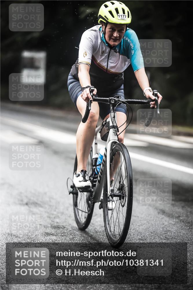 13.09.2026 - Stadtparktriathlon H.Heesch http://msf.ph/oto/10381341 13.09.2026 12:27:11 Radfahren 1028, 1132, 1177, 1187 meine-sportfotos.de