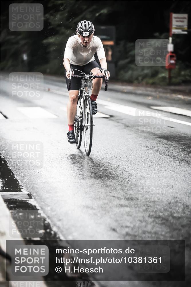 13.09.2026 - Stadtparktriathlon H.Heesch http://msf.ph/oto/10381361 13.09.2026 12:27:19 Radfahren 1033, 1173 meine-sportfotos.de