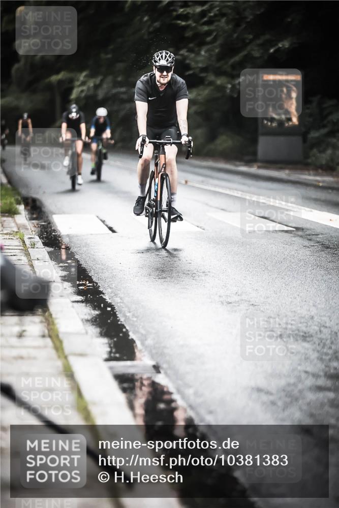 13.09.2026 - Stadtparktriathlon H.Heesch http://msf.ph/oto/10381383 13.09.2026 12:27:24 Radfahren 1033, 1077, 1153, 1169, 1173 meine-sportfotos.de