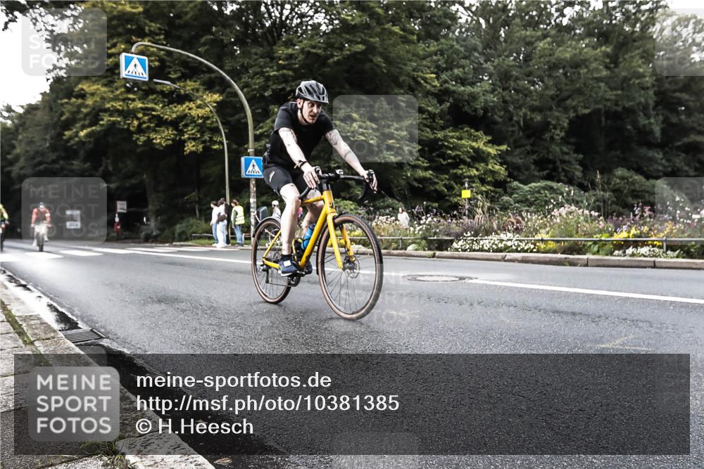 13.09.2026 - Stadtparktriathlon H.Heesch http://msf.ph/oto/10381385 13.09.2026 10:59:11 Radfahren 544, 583, 677 meine-sportfotos.de