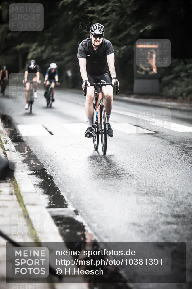 13.09.2026 - Stadtparktriathlon H.Heesch http://msf.ph/oto/10381391 13.09.2026 12:27:24 Radfahren 1033, 1077, 1153, 1169, 1173 meine-sportfotos.de