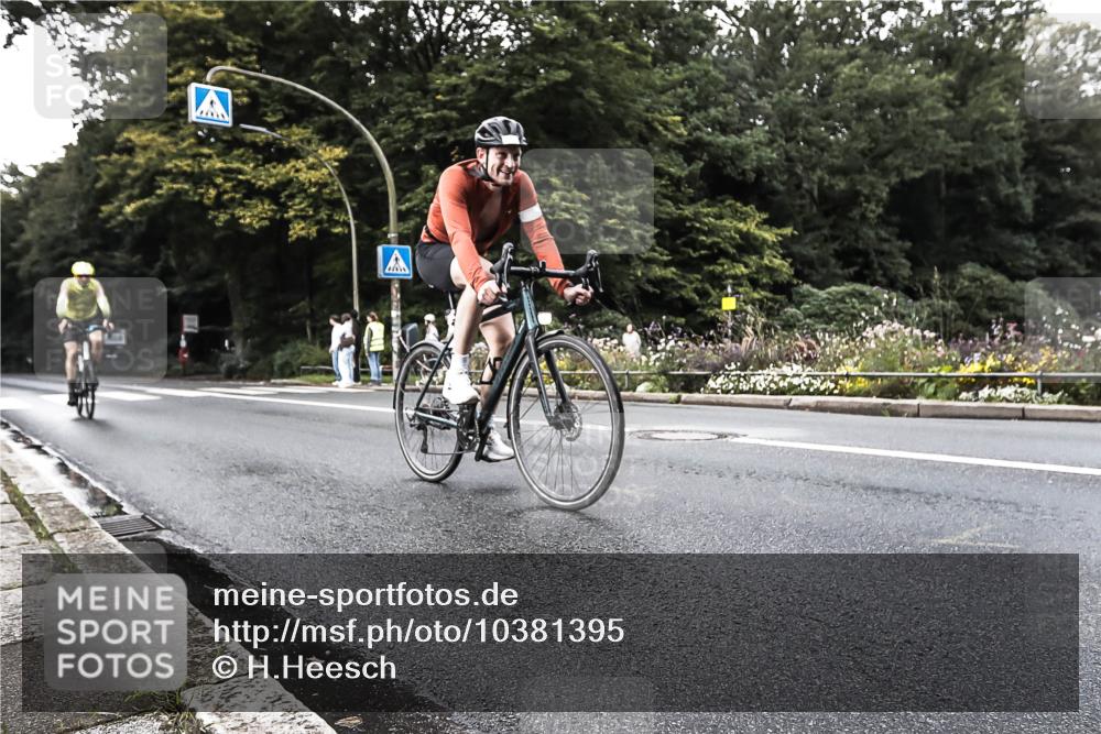 13.09.2026 - Stadtparktriathlon H.Heesch http://msf.ph/oto/10381395 13.09.2026 10:59:13 Radfahren 530, 544, 583, 677 meine-sportfotos.de