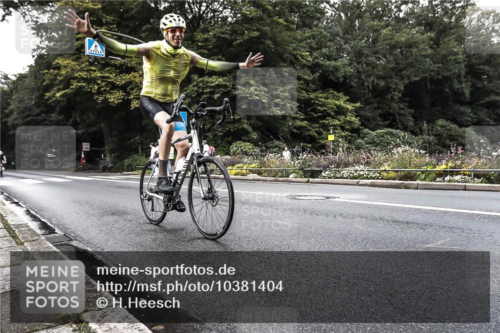 13.09.2026 - Stadtparktriathlon H.Heesch http://msf.ph/oto/10381404 13.09.2026 10:59:14 Radfahren 530, 583, 674, 677 meine-sportfotos.de