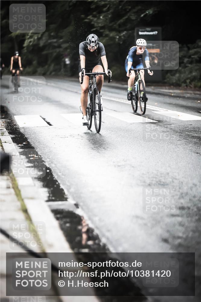 13.09.2026 - Stadtparktriathlon H.Heesch http://msf.ph/oto/10381420 13.09.2026 12:27:26 Radfahren 1033, 1077, 1153, 1169 meine-sportfotos.de