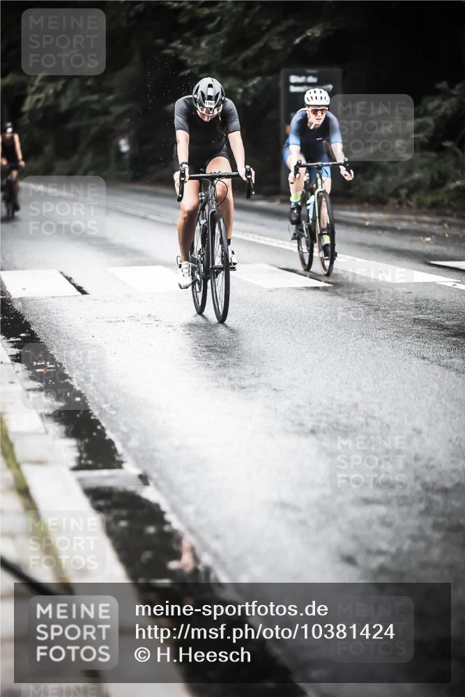 13.09.2026 - Stadtparktriathlon H.Heesch http://msf.ph/oto/10381424 13.09.2026 12:27:26 Radfahren 1033, 1077, 1153, 1169 meine-sportfotos.de