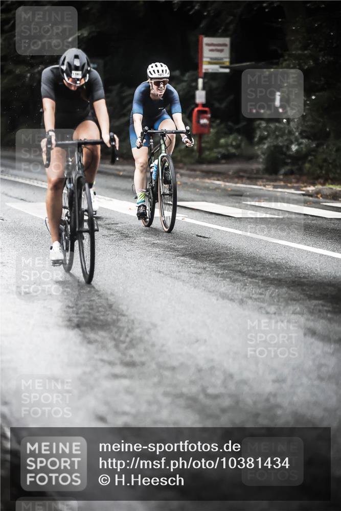 13.09.2026 - Stadtparktriathlon H.Heesch http://msf.ph/oto/10381434 13.09.2026 12:27:27 Radfahren 1033, 1077, 1153, 1169 meine-sportfotos.de