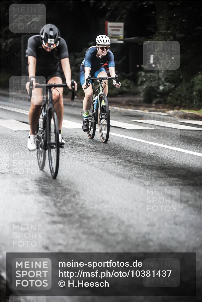 13.09.2026 - Stadtparktriathlon H.Heesch http://msf.ph/oto/10381437 13.09.2026 12:27:27 Radfahren 1033, 1077, 1153, 1169 meine-sportfotos.de