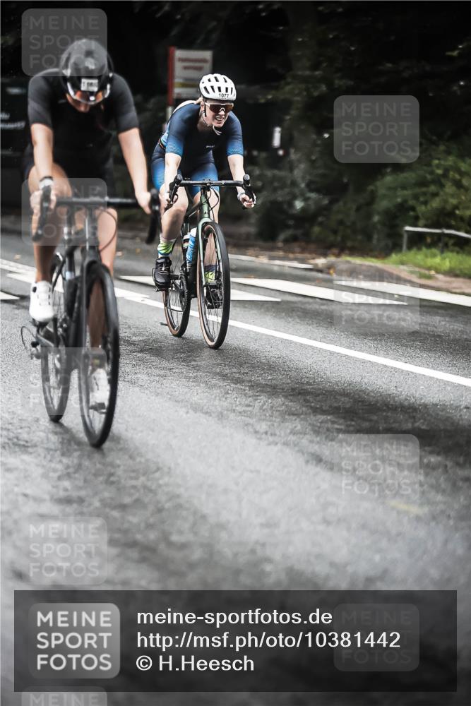 13.09.2026 - Stadtparktriathlon H.Heesch http://msf.ph/oto/10381442 13.09.2026 12:27:27 Radfahren 1033, 1077, 1153, 1169 meine-sportfotos.de