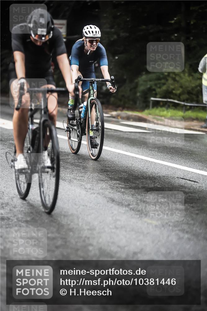 13.09.2026 - Stadtparktriathlon H.Heesch http://msf.ph/oto/10381446 13.09.2026 12:27:27 Radfahren 1033, 1077, 1153, 1169 meine-sportfotos.de
