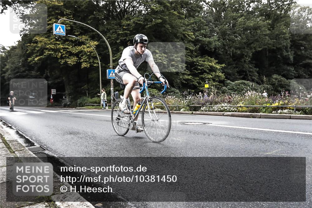 13.09.2026 - Stadtparktriathlon H.Heesch http://msf.ph/oto/10381450 13.09.2026 10:59:44 Radfahren 550, 629, 646, 649 meine-sportfotos.de