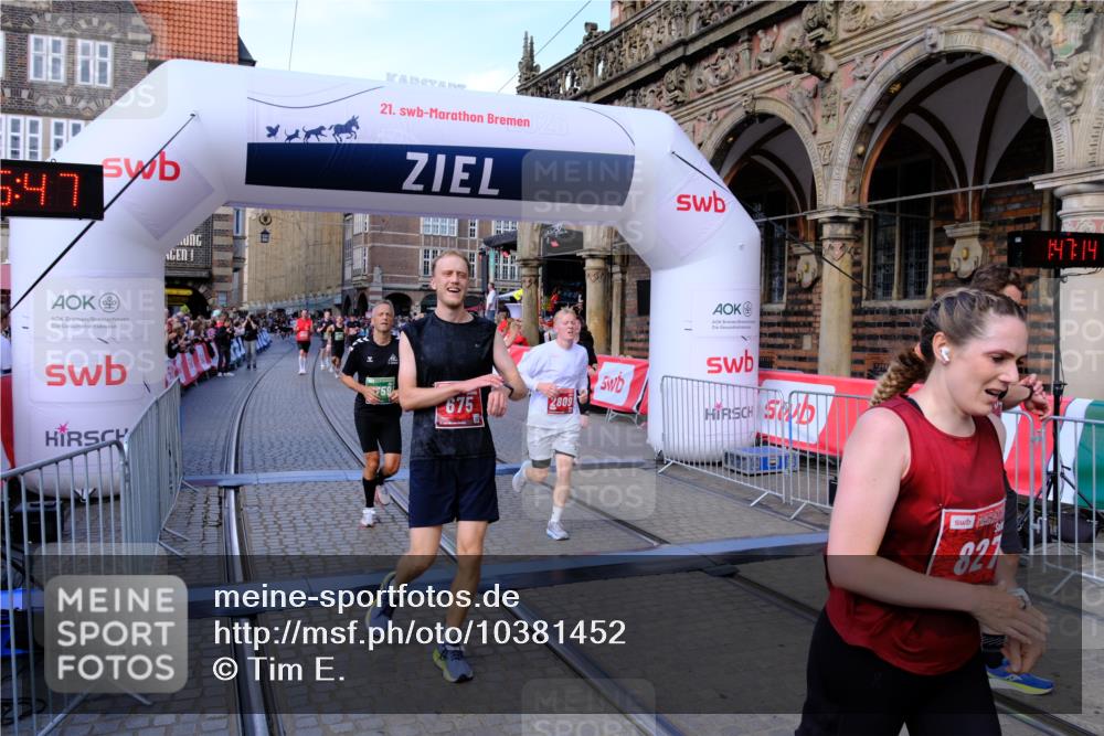 13.09.2026 - 21. swb-Marathon Bremen Tim E. http://msf.ph/oto/10381452 13.09.2026 13:17:36 Ziel 842, 2052, 3148, 4805, 6095, 6624, 6734, 6759, 6803, 8111, 8418, 8532, 8714 meine-sportfotos.de