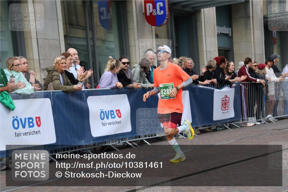 13.09.2026 - 21. swb-Marathon Bremen Strokosch-Dieckow http://msf.ph/oto/10381461 13.09.2026 12:44:48 Ziel 322, 814, 1187, 1544, 1840, 4474, 8285, 289, 6485 meine-sportfotos.de