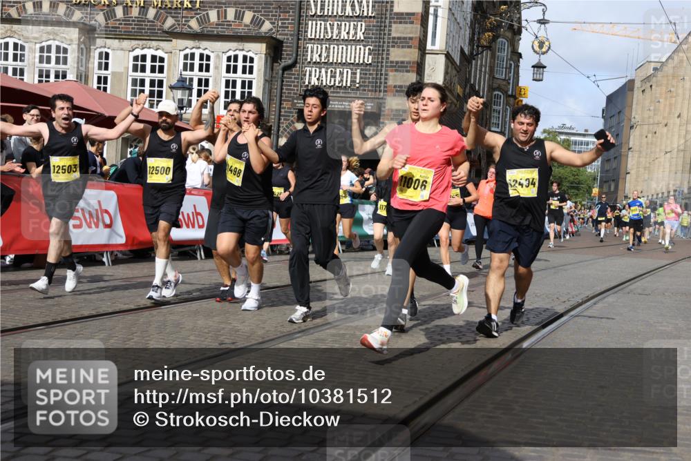 13.09.2026 - 21. swb-Marathon Bremen Strokosch-Dieckow http://msf.ph/oto/10381512 13.09.2026 11:04:59 Ziel 10160, 10198, 10283, 10481, 10711, 10877, 10940, 11006, 11114, 11364, 11366, 11592, 11705, 11761, 11991, 12005, 12493, 12495, 12498, 12500, 12502, 12563, 10370, 10465, 10576, 10718, 10800, 10850, 10975, 10995, 11102, 11105, 11157, 11218, 11281, 11326, 11584, 11616, 11722, 11900, 12002, 12011, 12064, 12079, 12080, 12099, 12335 meine-sportfotos.de