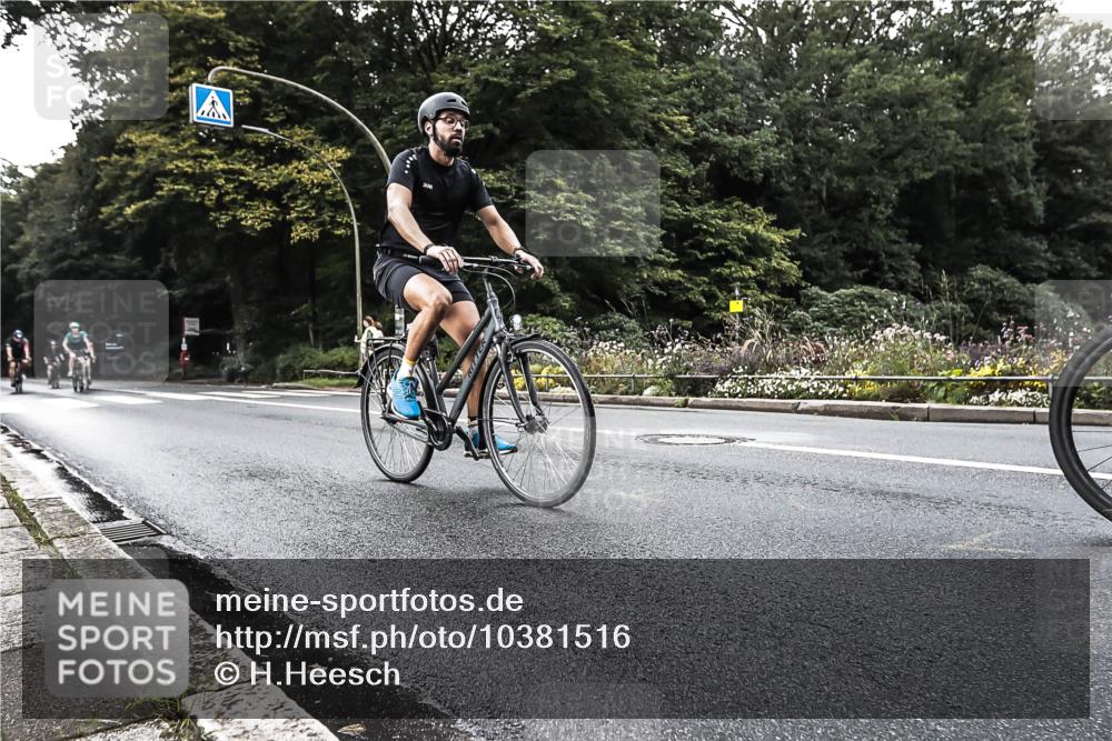 13.09.2026 - Stadtparktriathlon H.Heesch http://msf.ph/oto/10381516 13.09.2026 10:59:58 Radfahren 366, 451, 518, 555, 568, 575, 662 meine-sportfotos.de