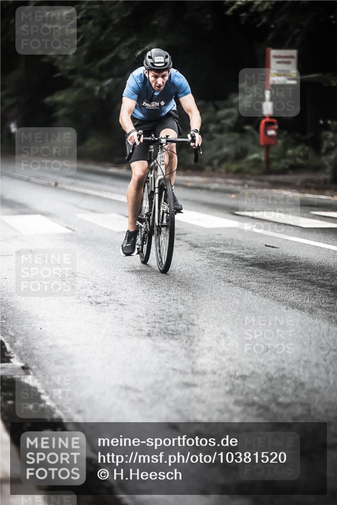 13.09.2026 - Stadtparktriathlon H.Heesch http://msf.ph/oto/10381520 13.09.2026 12:27:36 Radfahren 1007, 1047, 1051, 1153 meine-sportfotos.de