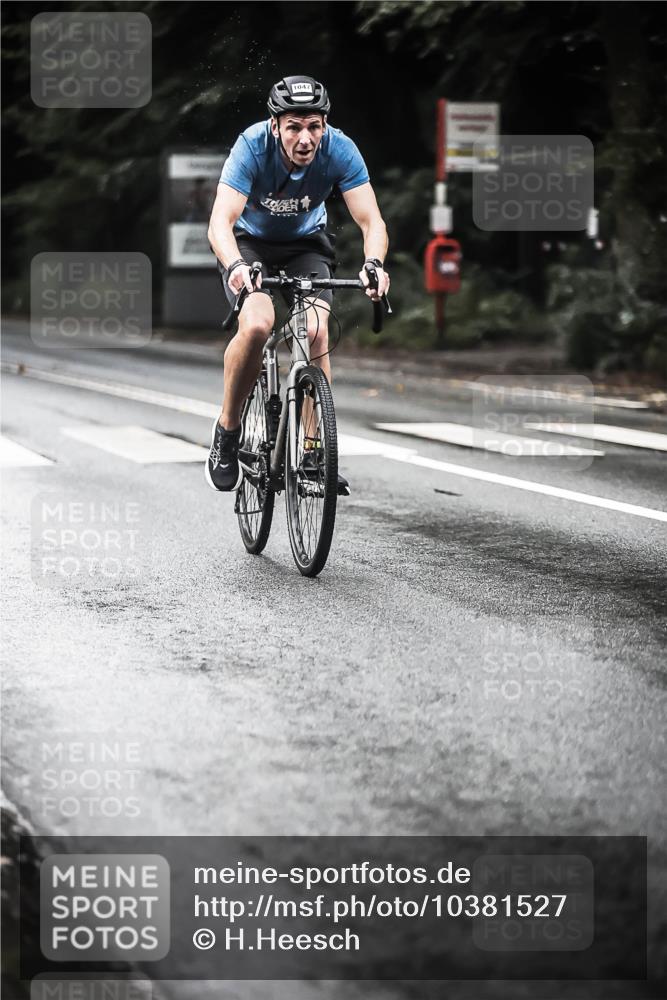 13.09.2026 - Stadtparktriathlon H.Heesch http://msf.ph/oto/10381527 13.09.2026 12:27:36 Radfahren 1007, 1047, 1051, 1153 meine-sportfotos.de