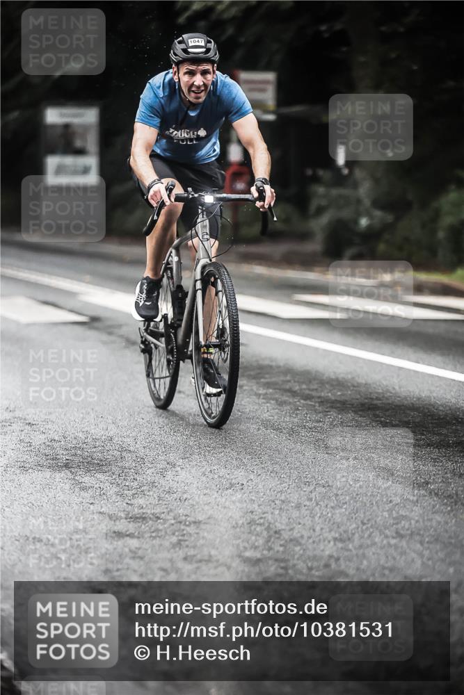 13.09.2026 - Stadtparktriathlon H.Heesch http://msf.ph/oto/10381531 13.09.2026 12:27:36 Radfahren 1007, 1047, 1051, 1153 meine-sportfotos.de