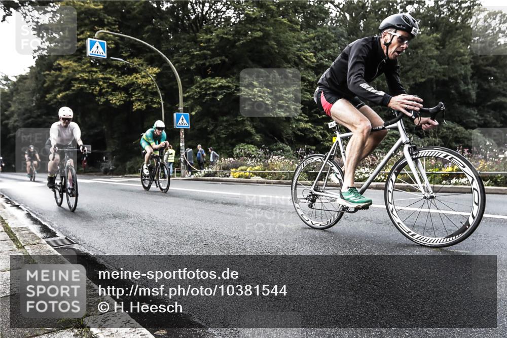 13.09.2026 - Stadtparktriathlon H.Heesch http://msf.ph/oto/10381544 13.09.2026 11:00:10 Radfahren 375, 431, 482, 543, 660 meine-sportfotos.de